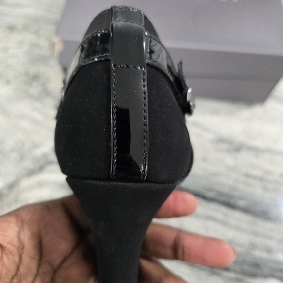 Elegant Black Heeled Booties - Picture 5 of 5